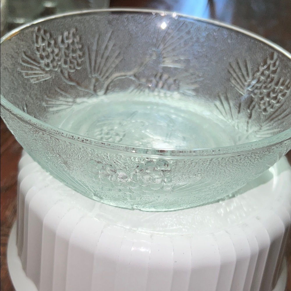 Premium Vintage Tiara Ponderosa Pine Collection Round Bowls (2) $25 - Picture 3 of 4